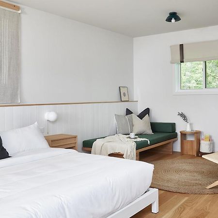 Somewhere Inn Calabogie 外观 照片